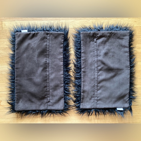 🖤 Set of two faux fur pillow cases 12” x 20” - Picture 2 of 5